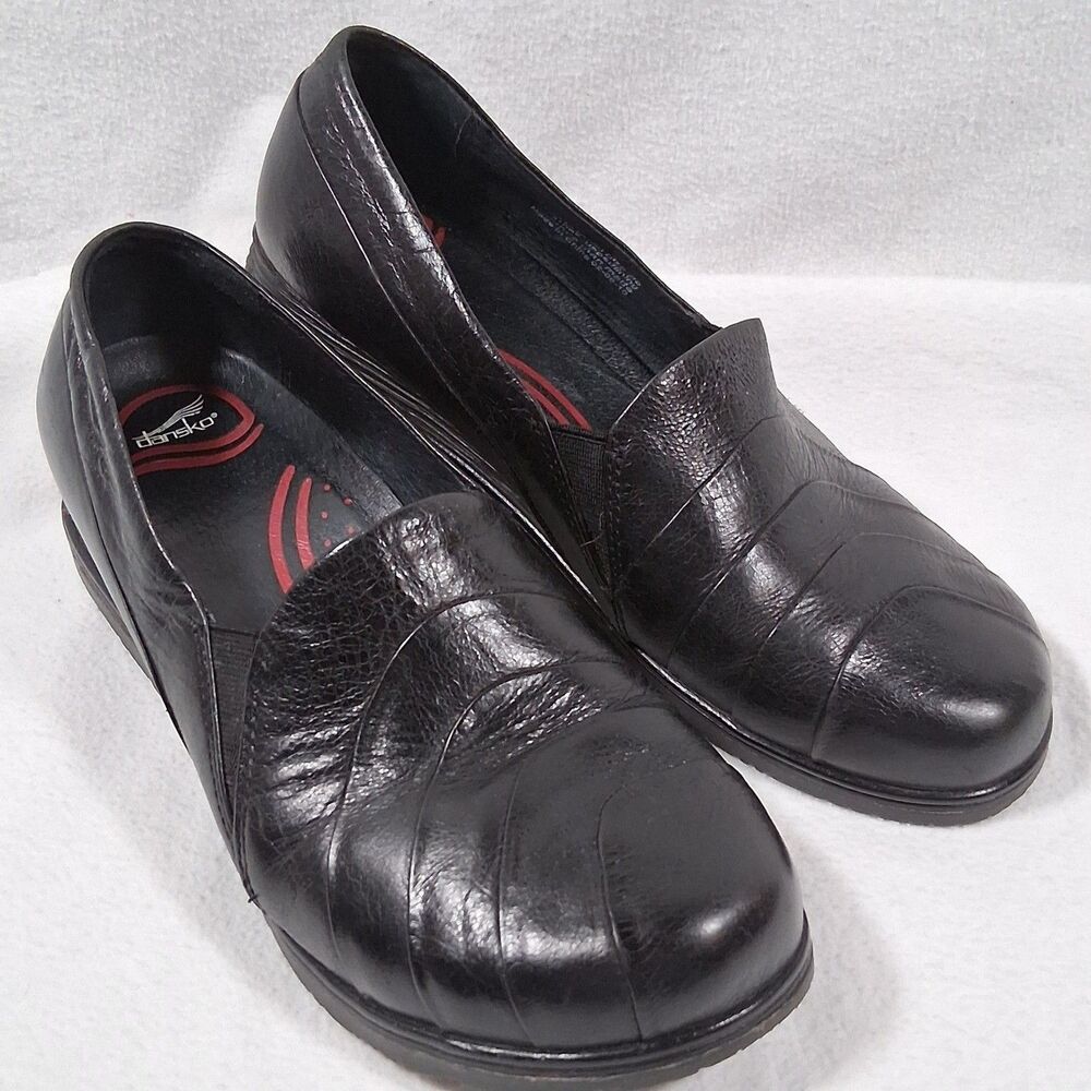 Dansko Women’s Black Leather Slip On Clogs Minimalist Quiet Luxury Shoes 38 7.5